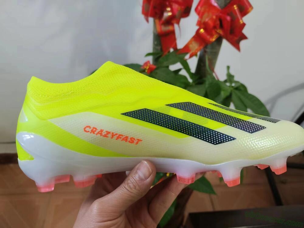 T♡ FG Laceless Soccer Cleats in Yellow/Blue/Red Colorway - Buy Now